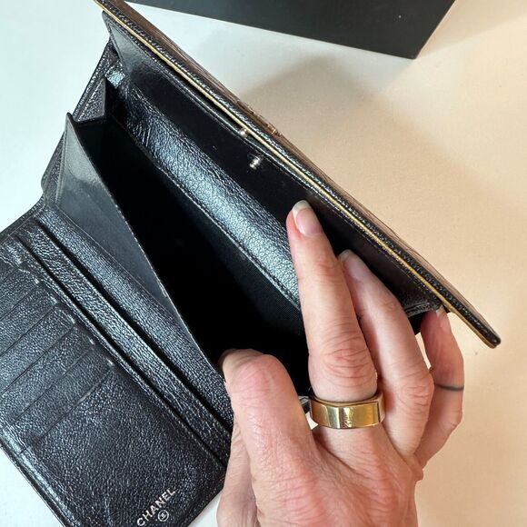 Authentic Chanel Tri-Fold Wallet Gold & Black Interior Trim Leather gold CC Logo - Picture 11 of 14